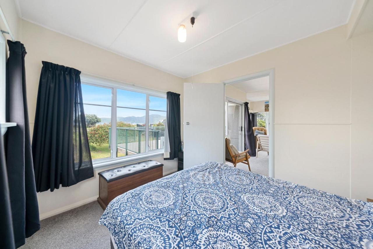 The Green Trout - Paraparaumu Beach Holiday Home 外观 照片
