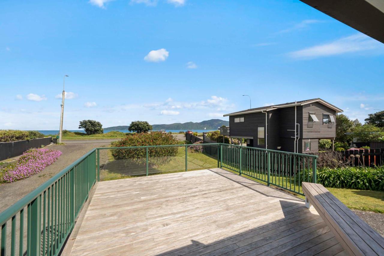 The Green Trout - Paraparaumu Beach Holiday Home 外观 照片